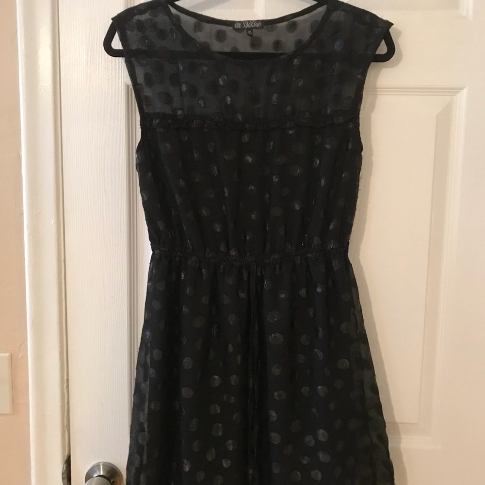 Short black dress with sparkle dots! Lined !
